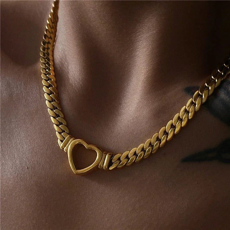 Vali Heart Choker Image