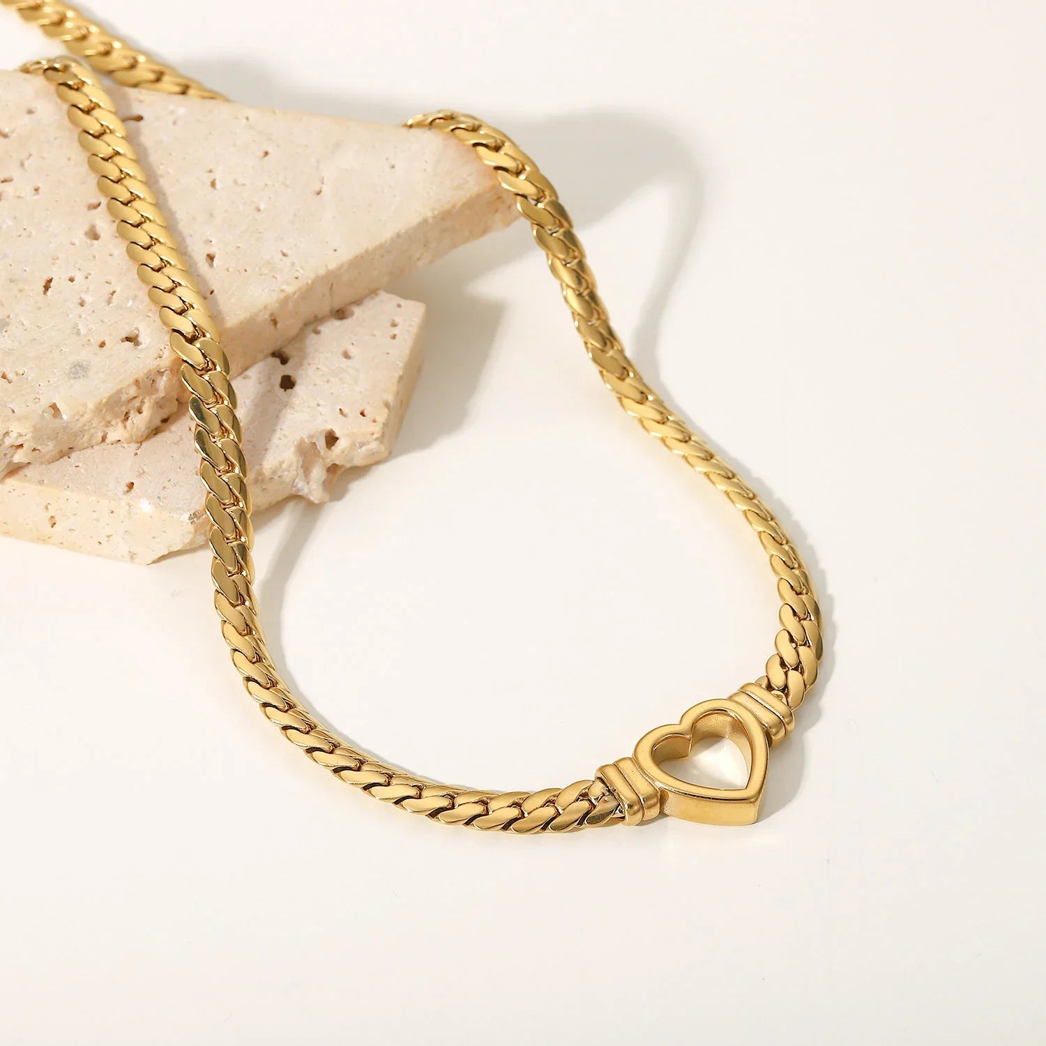Vali Heart Choker Image