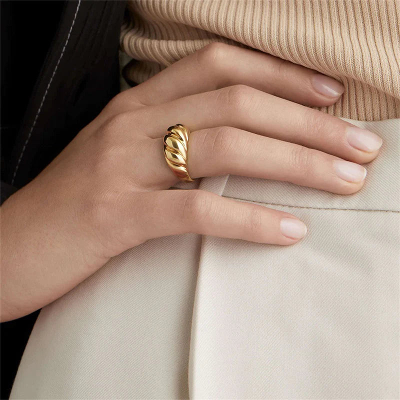 Jewelry Care 101: Easy Tips to Keep Your Precious Pieces Looking Fabulous!