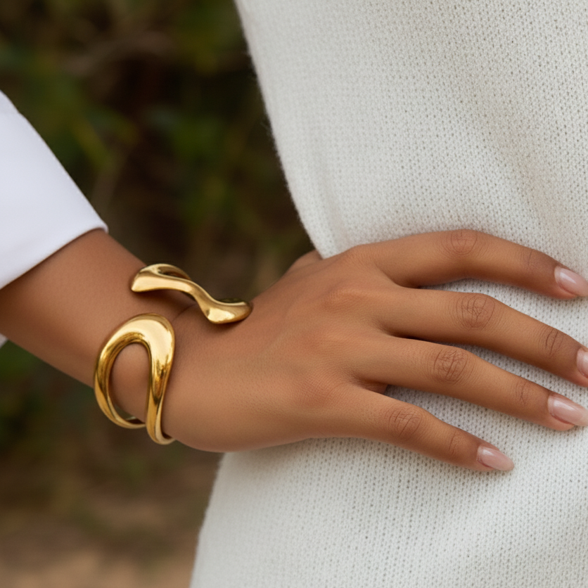 Lulu Sculpted Gold Bangle