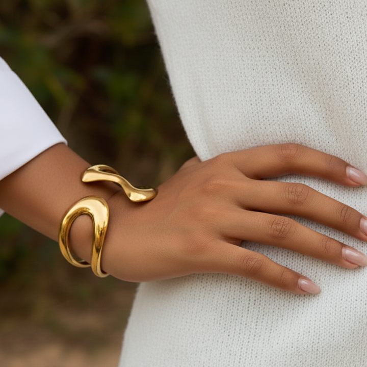 Lulu Sculpted Gold Bangle