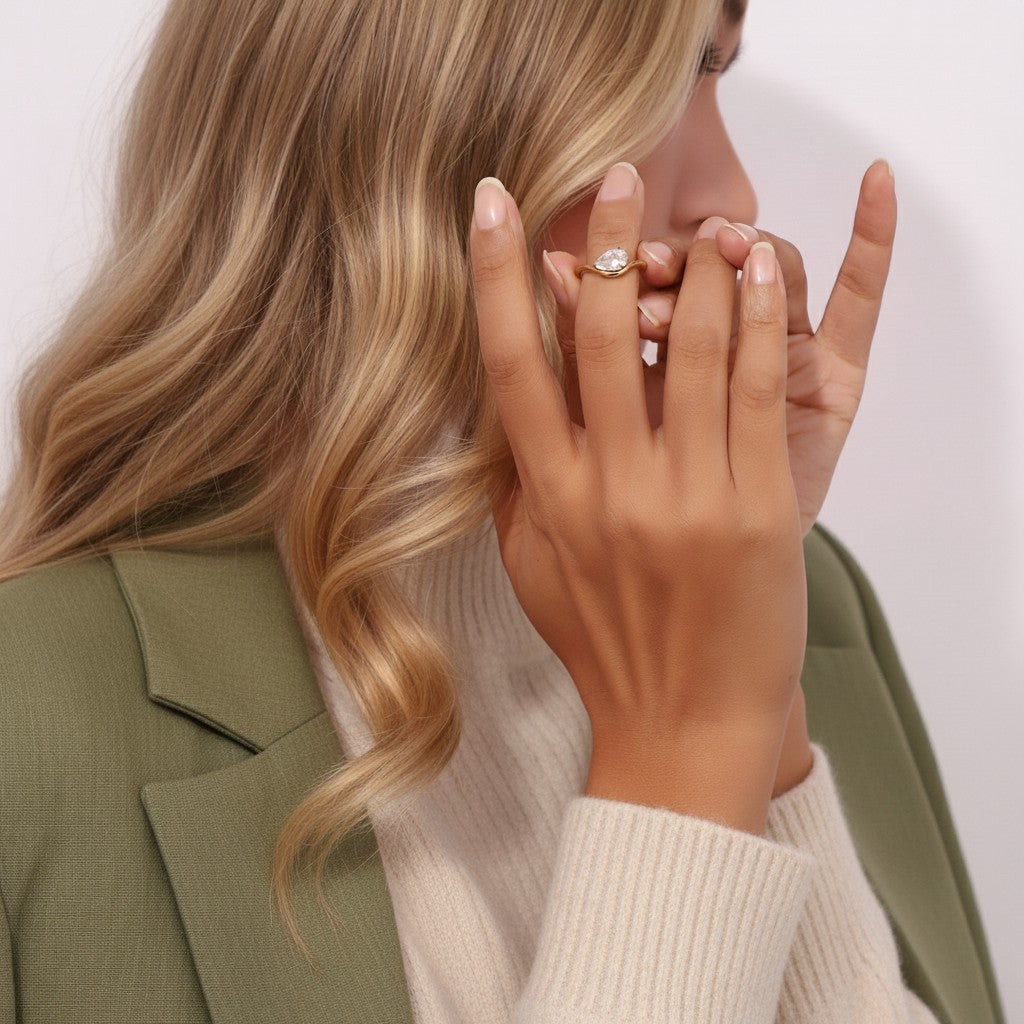 Dewdrop Diamond Gold Ring