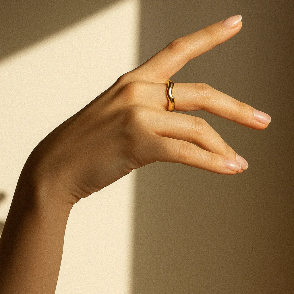 Lunaria Gold Wave Ring Image