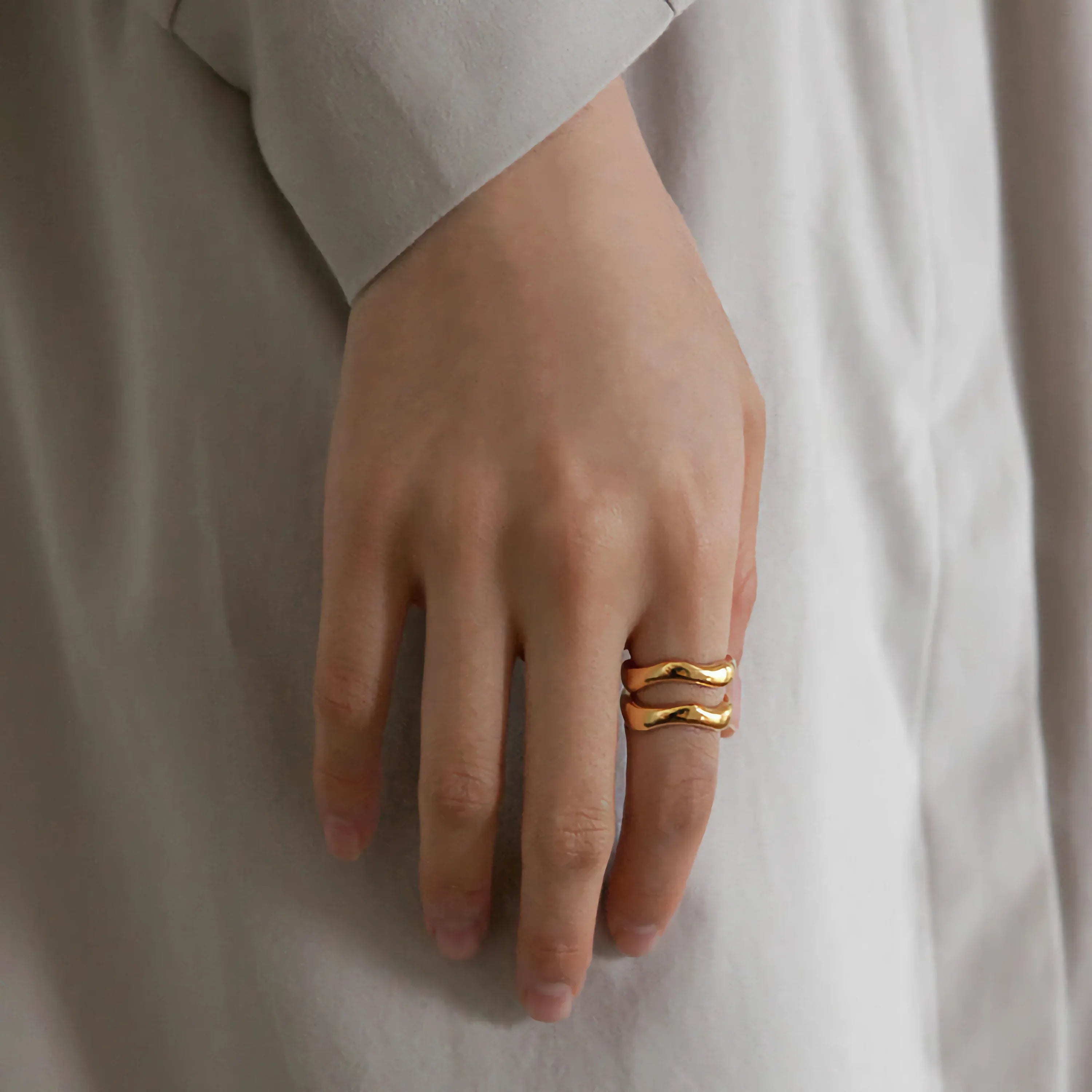Lunaria Gold Wave Ring Image