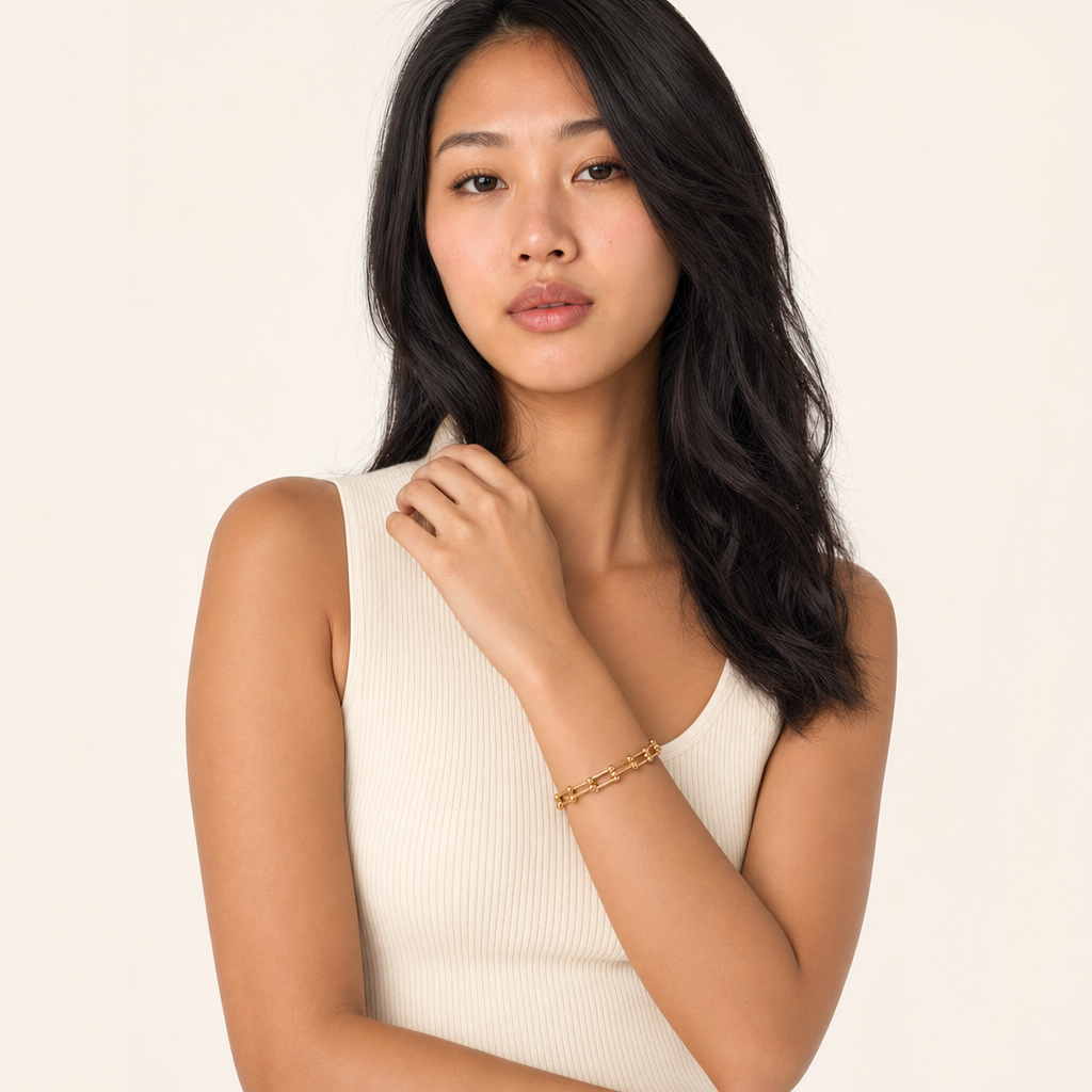 Isle Link Gold Bracelet Image
