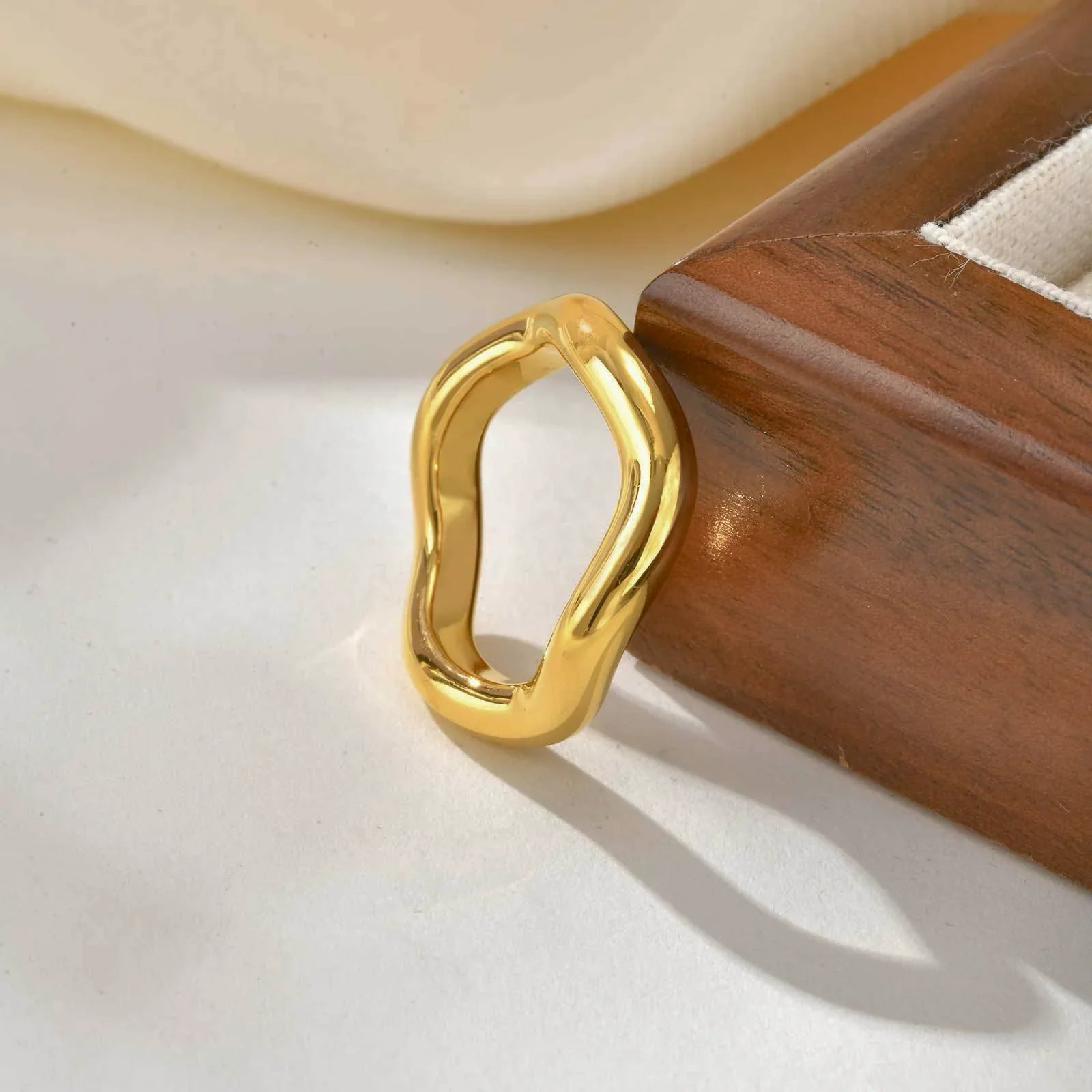 Lunaria Gold Wave Ring Image