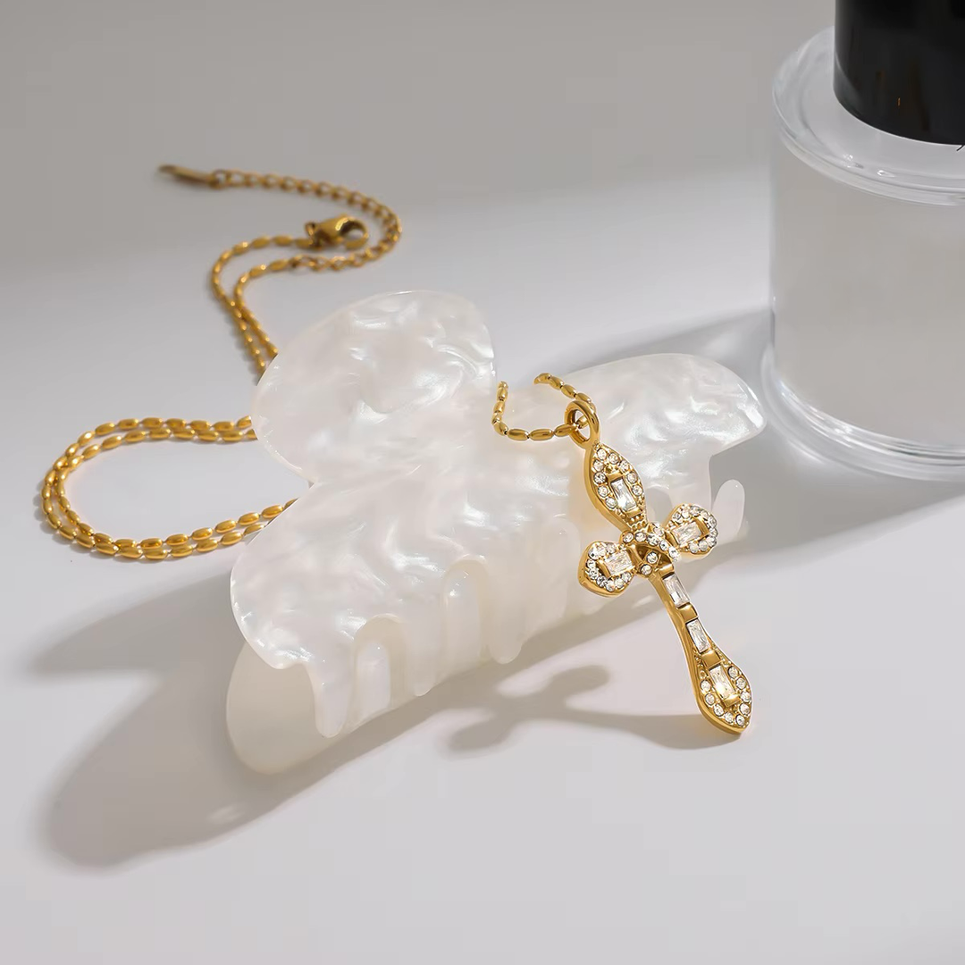 Olea Diamond Crucifix
