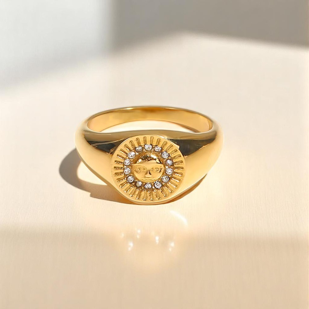 Solari Sunface Gold Ring Image