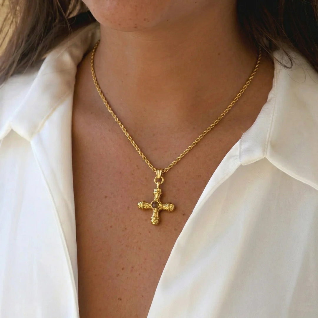 Della Gold Necklace