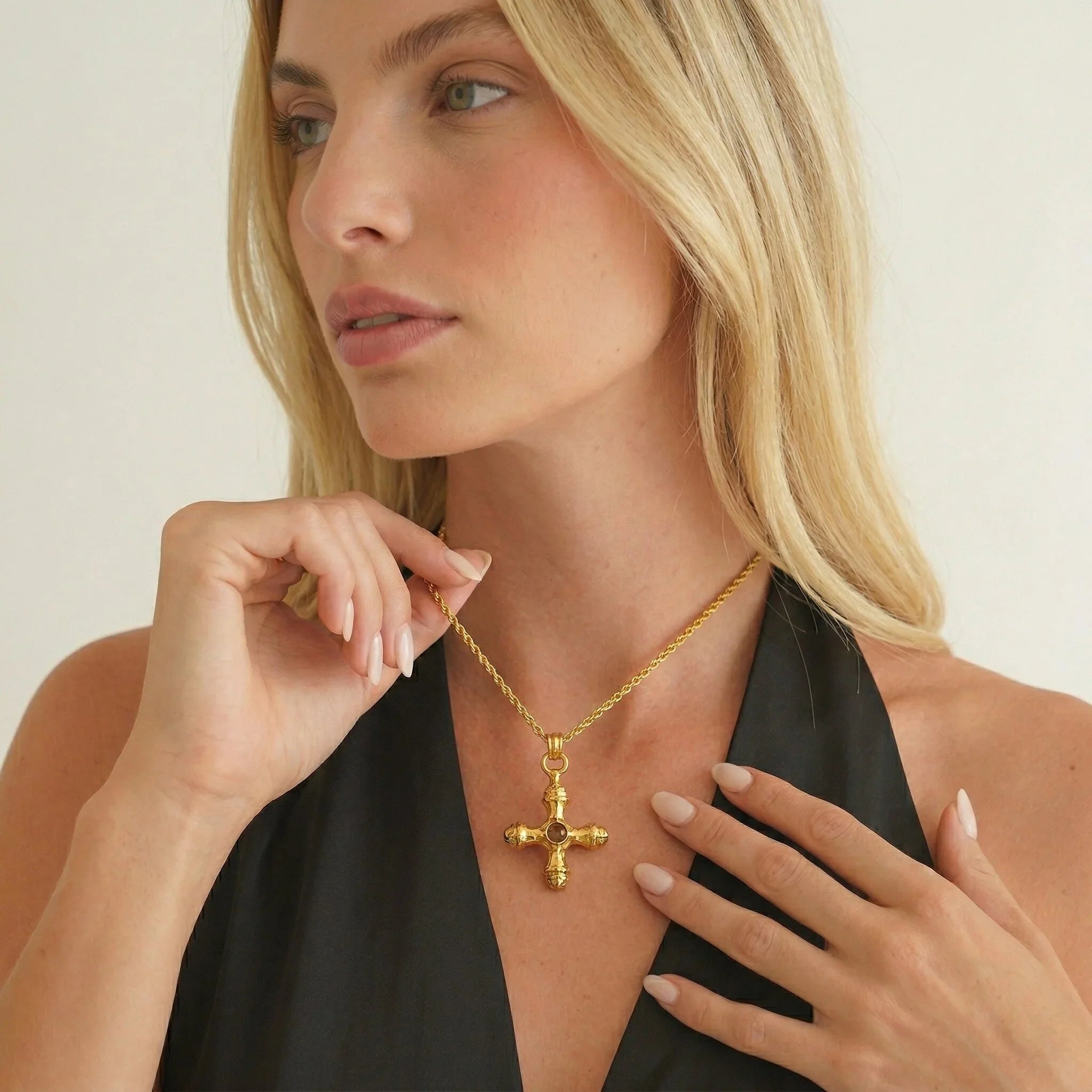 Della Gold Necklace Image
