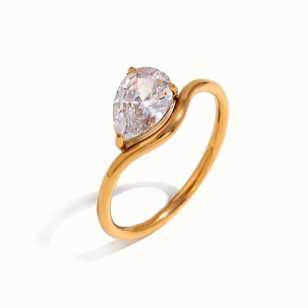 Dewdrop Diamond Gold Ring Image
