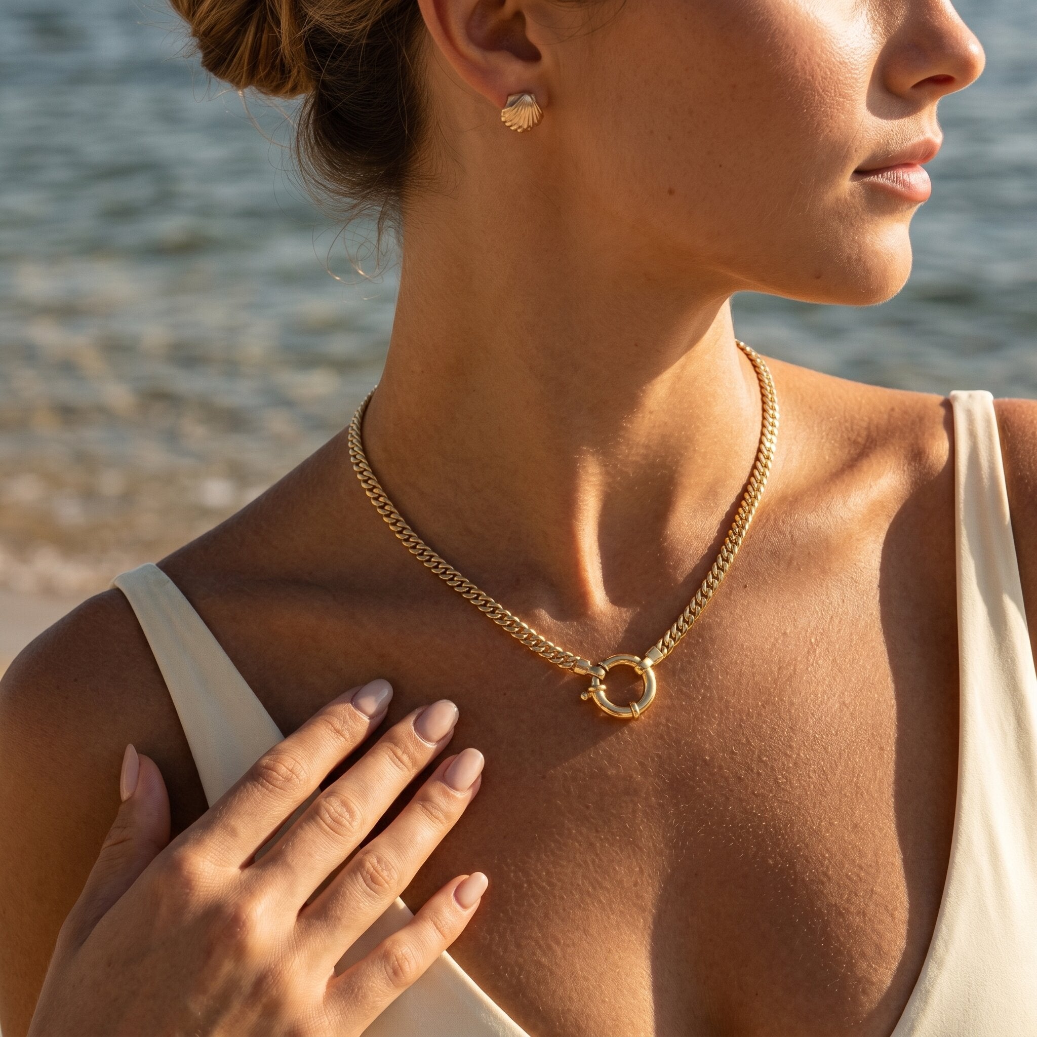 Gardenia Gold Herringbone Pendant Image