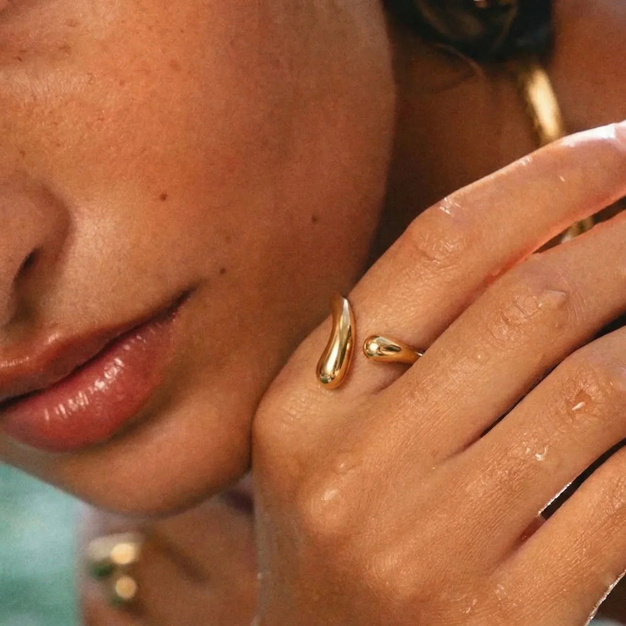 Diane Twisted Band Ring Image