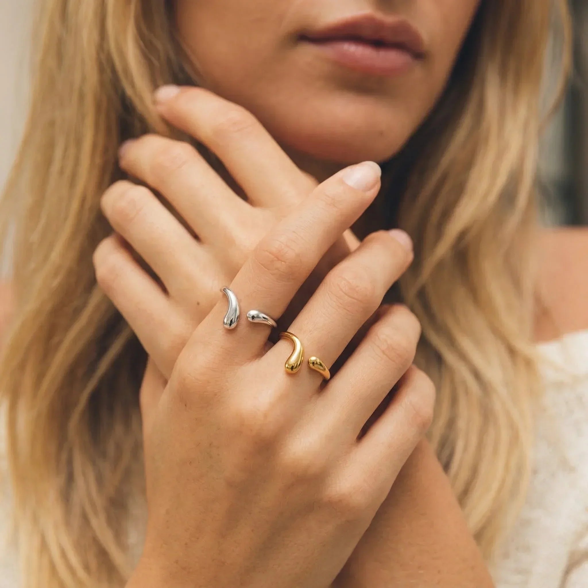 Diane Twisted Band Ring Image