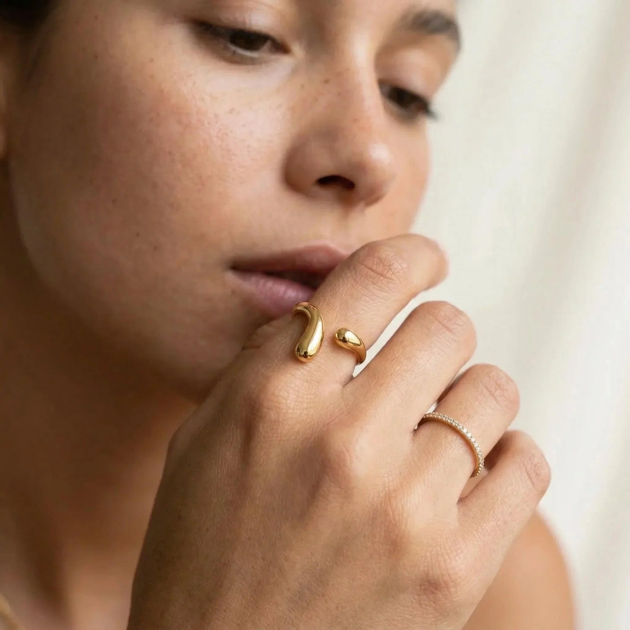 Diane Twisted Band Ring Image