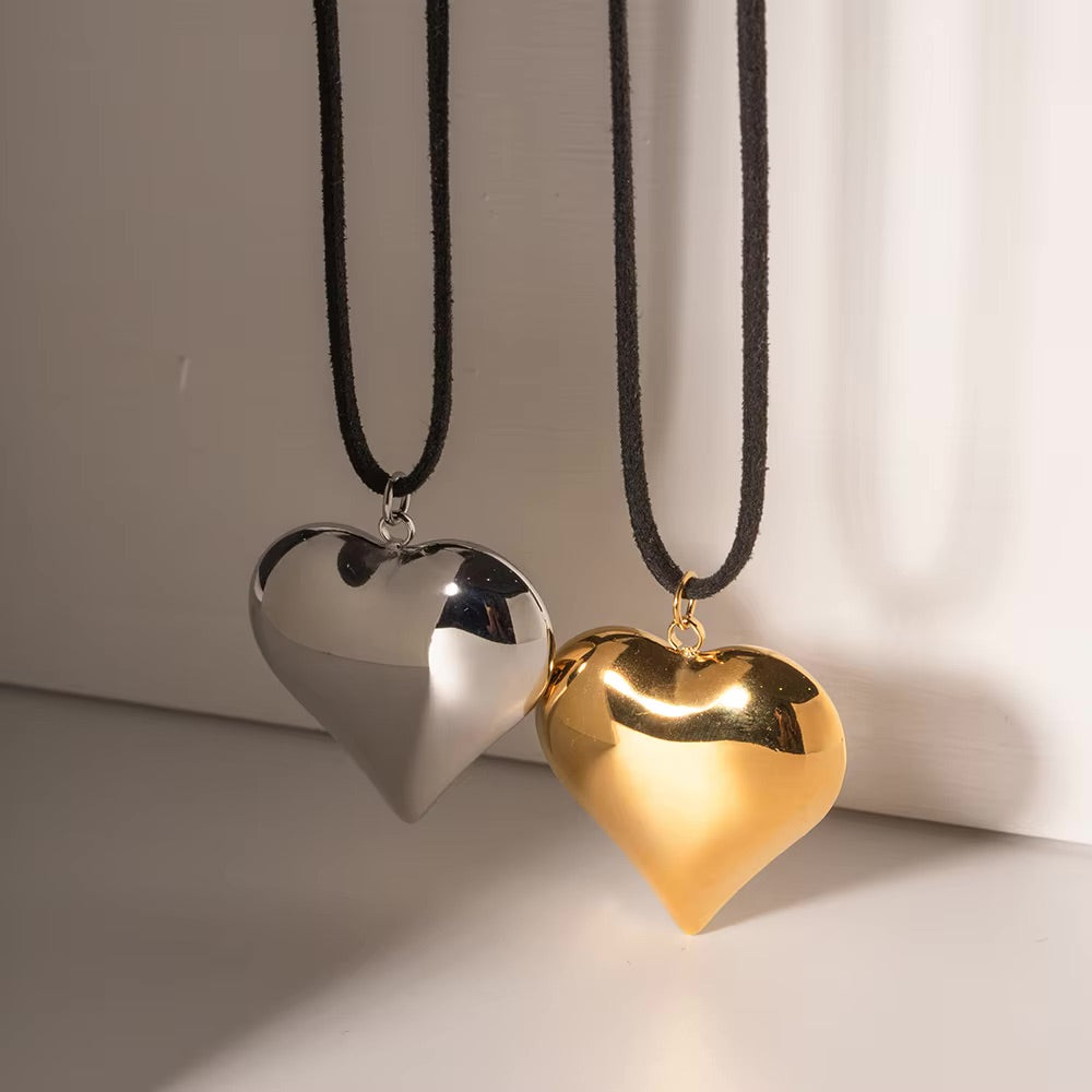 Lavine Heart Necklace Image