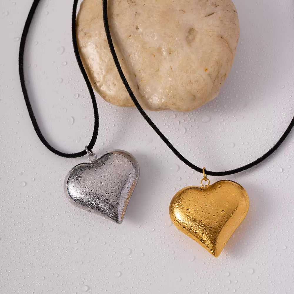 Lavine Heart Necklace Image