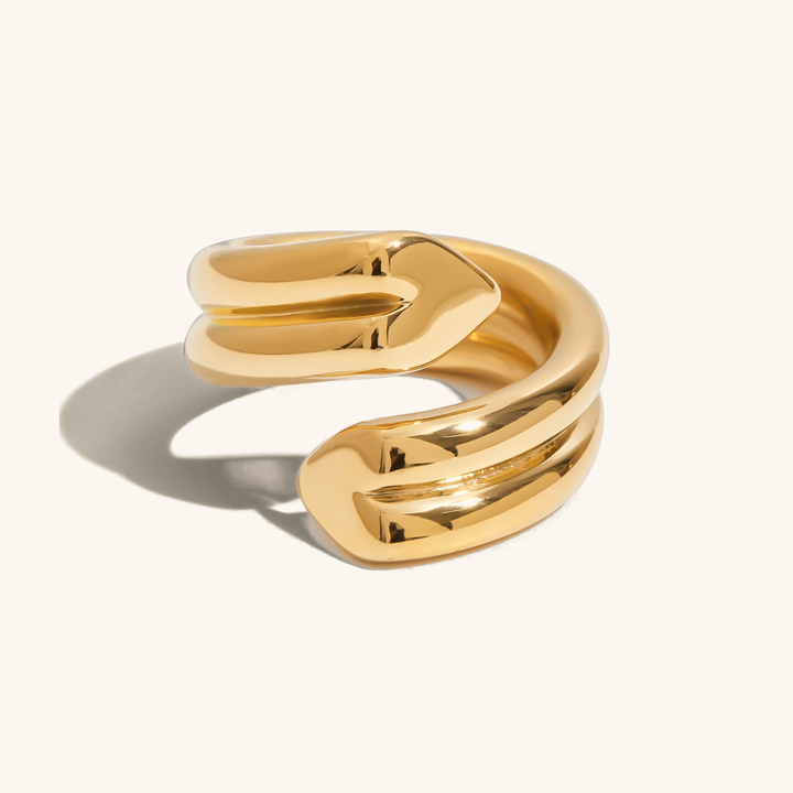 Tara Heart Twist Gold Ring