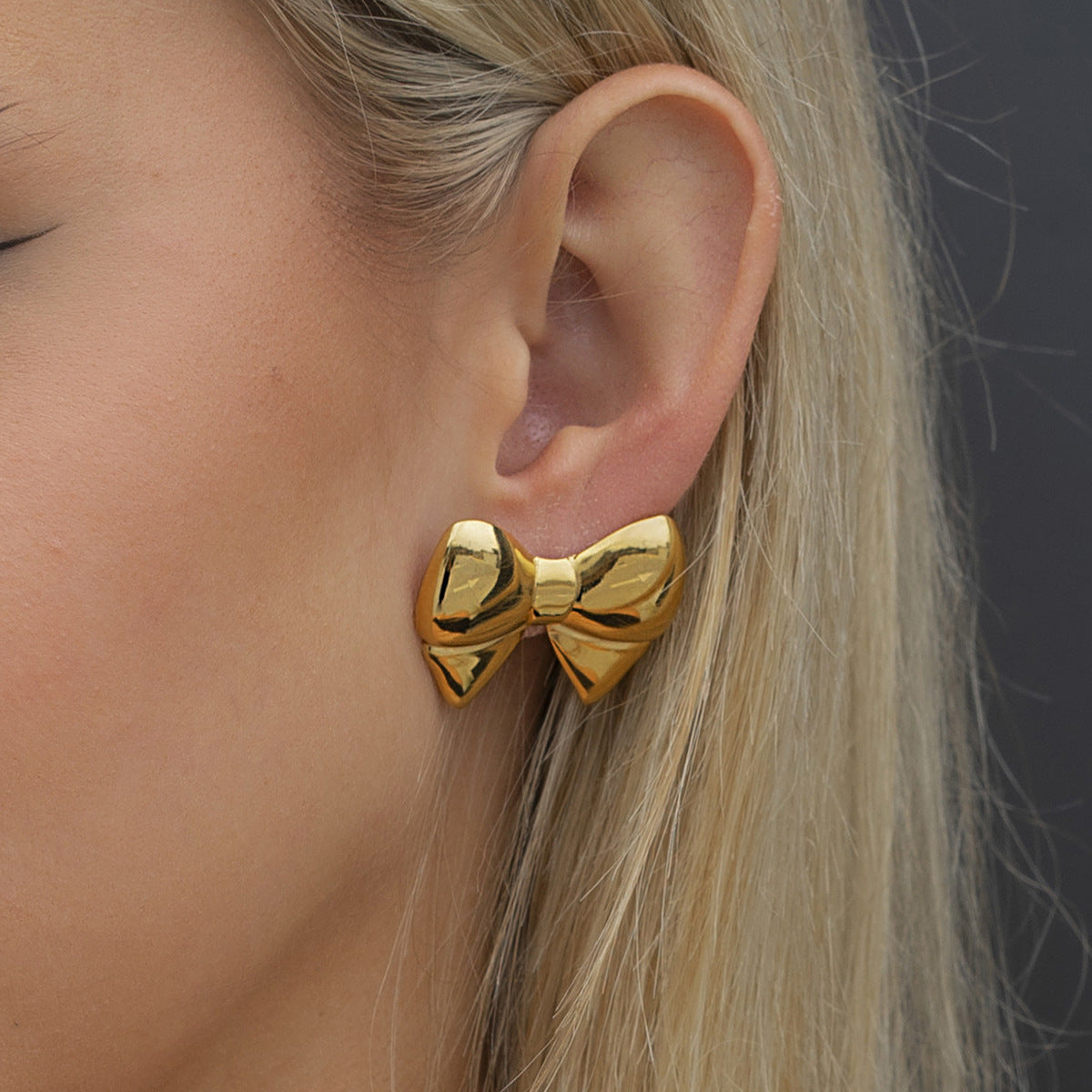 Regina Bow Earrings Image