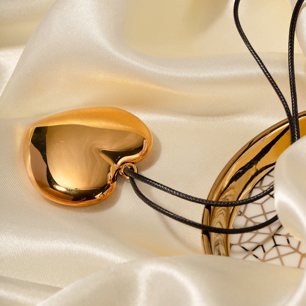 Ophelia Gold Heart Necklace Image