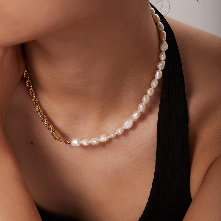 Dualia Gold Pearl Necklace