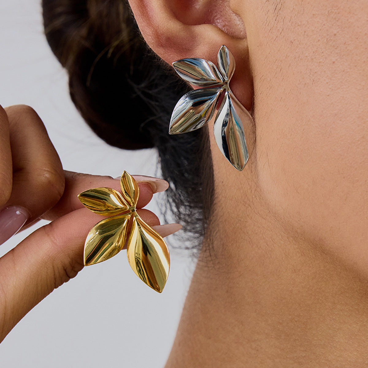Velle Gold Petal Earrings Image