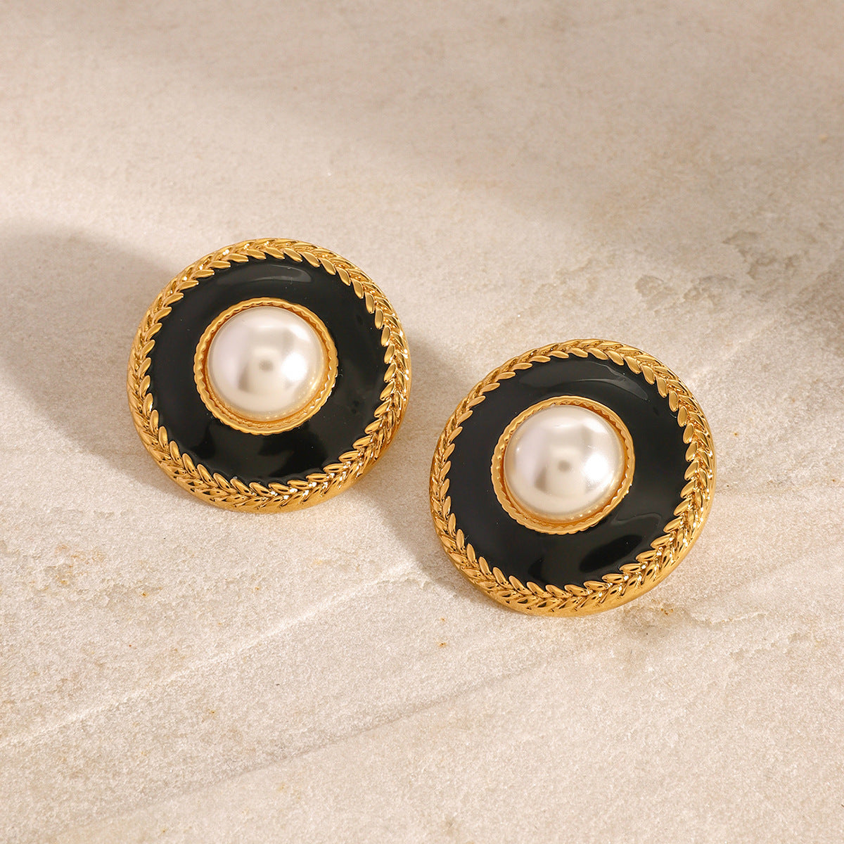 Haven Pearl Earrings Image