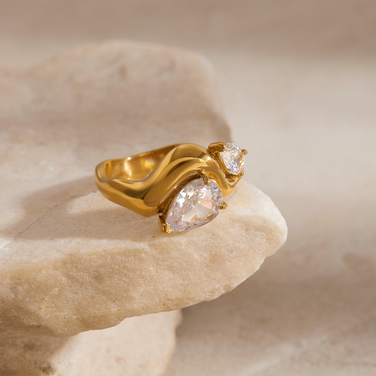 Soletta Diamond Teardrop Gold Ring Image
