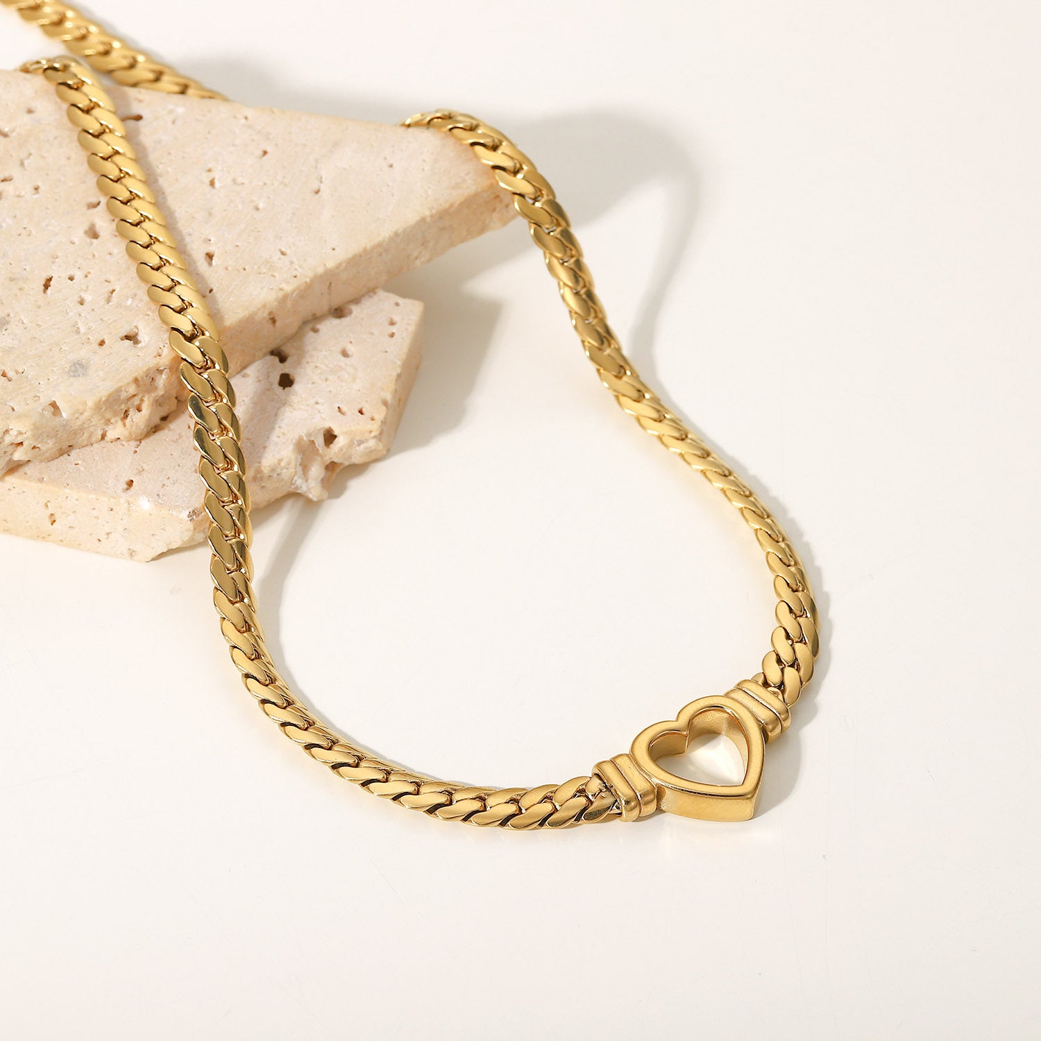 Vali Heart Choker Image