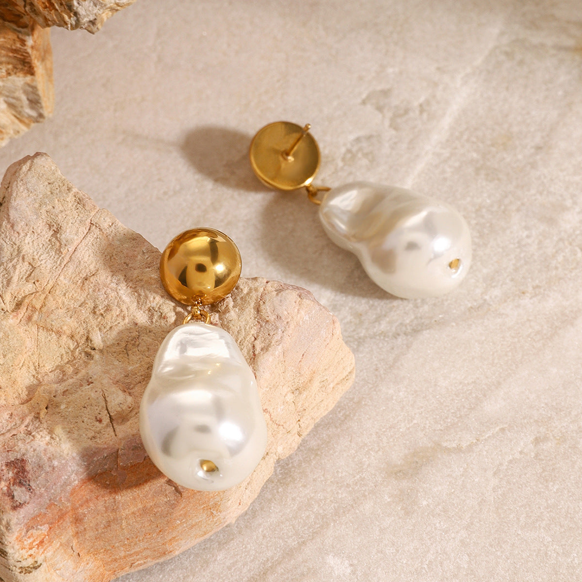 Ariana Chunky Pearl Drop Earrings Image