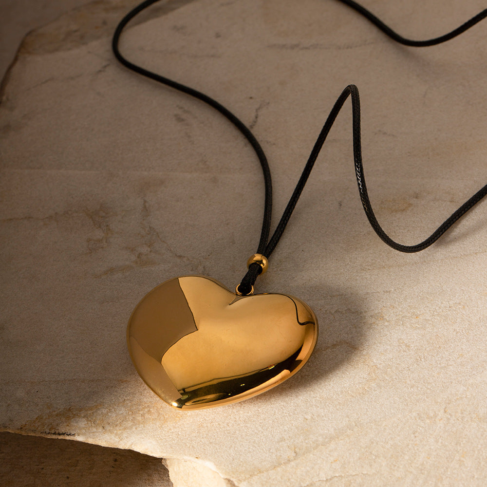 Ophelia Gold Heart Necklace Image