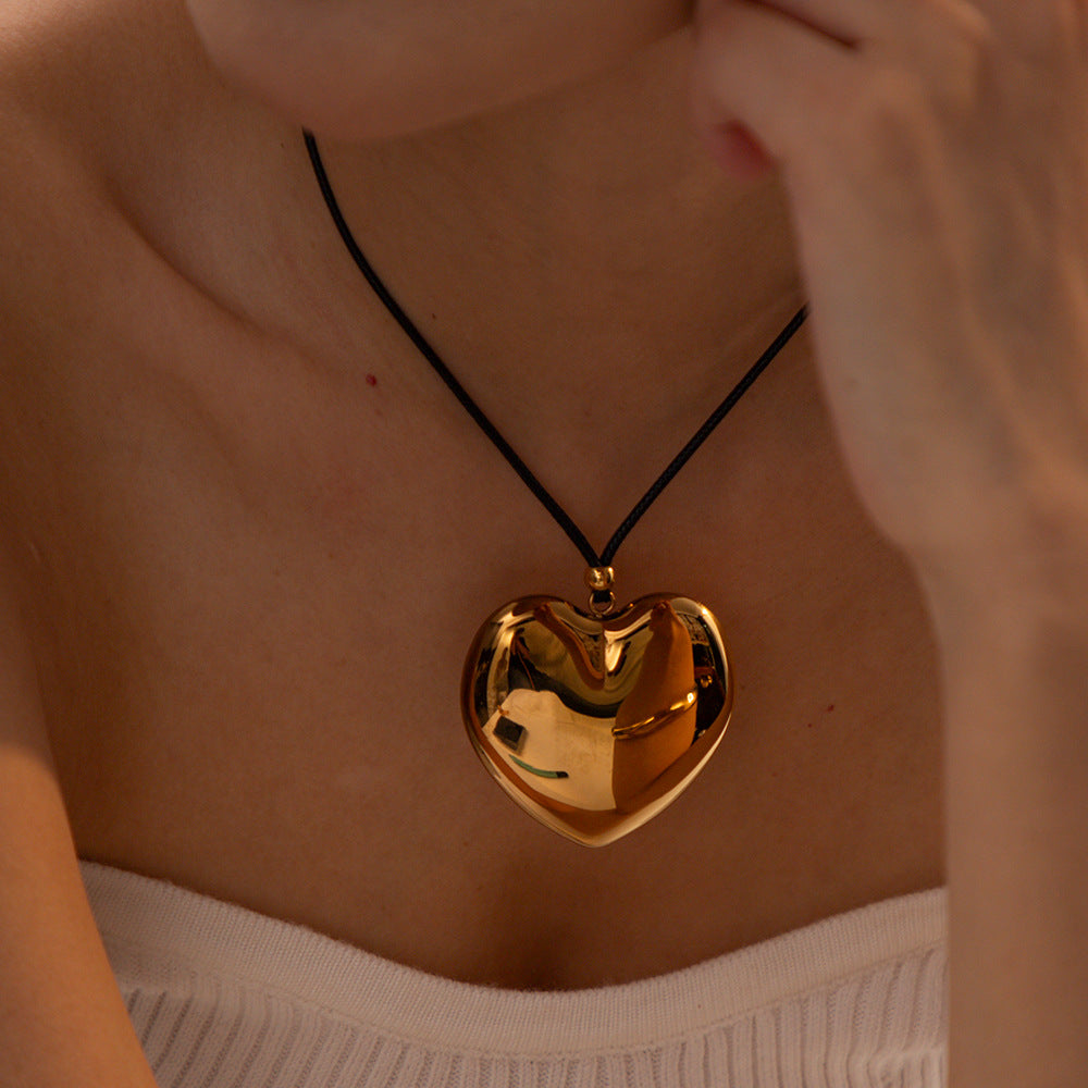 Ophelia Gold Heart Necklace Image