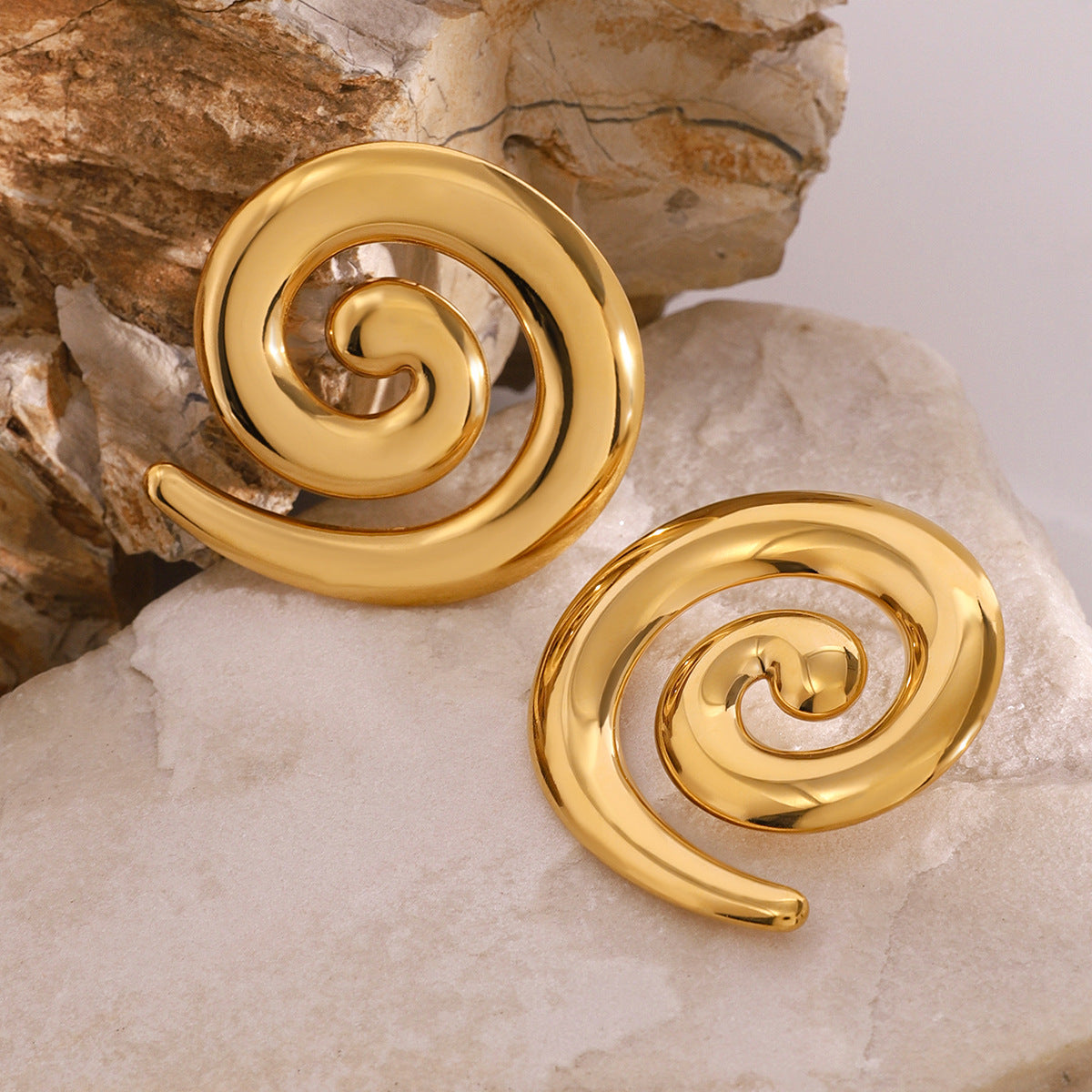 Zarya Spiral Gold Earrings Image