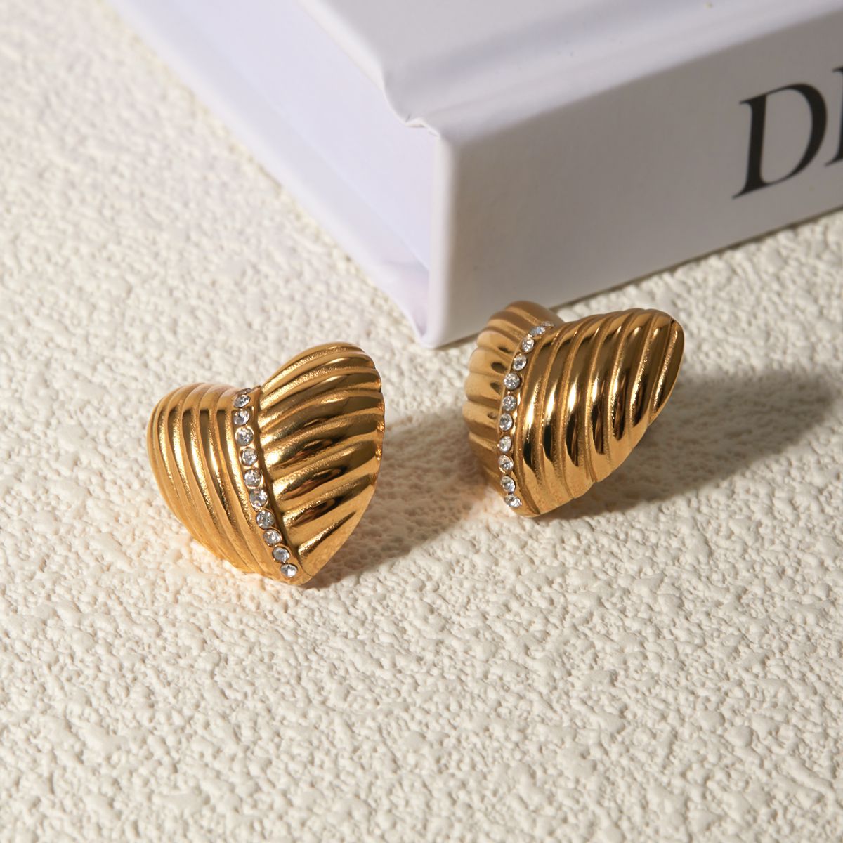 Selene Gold Earrings Image