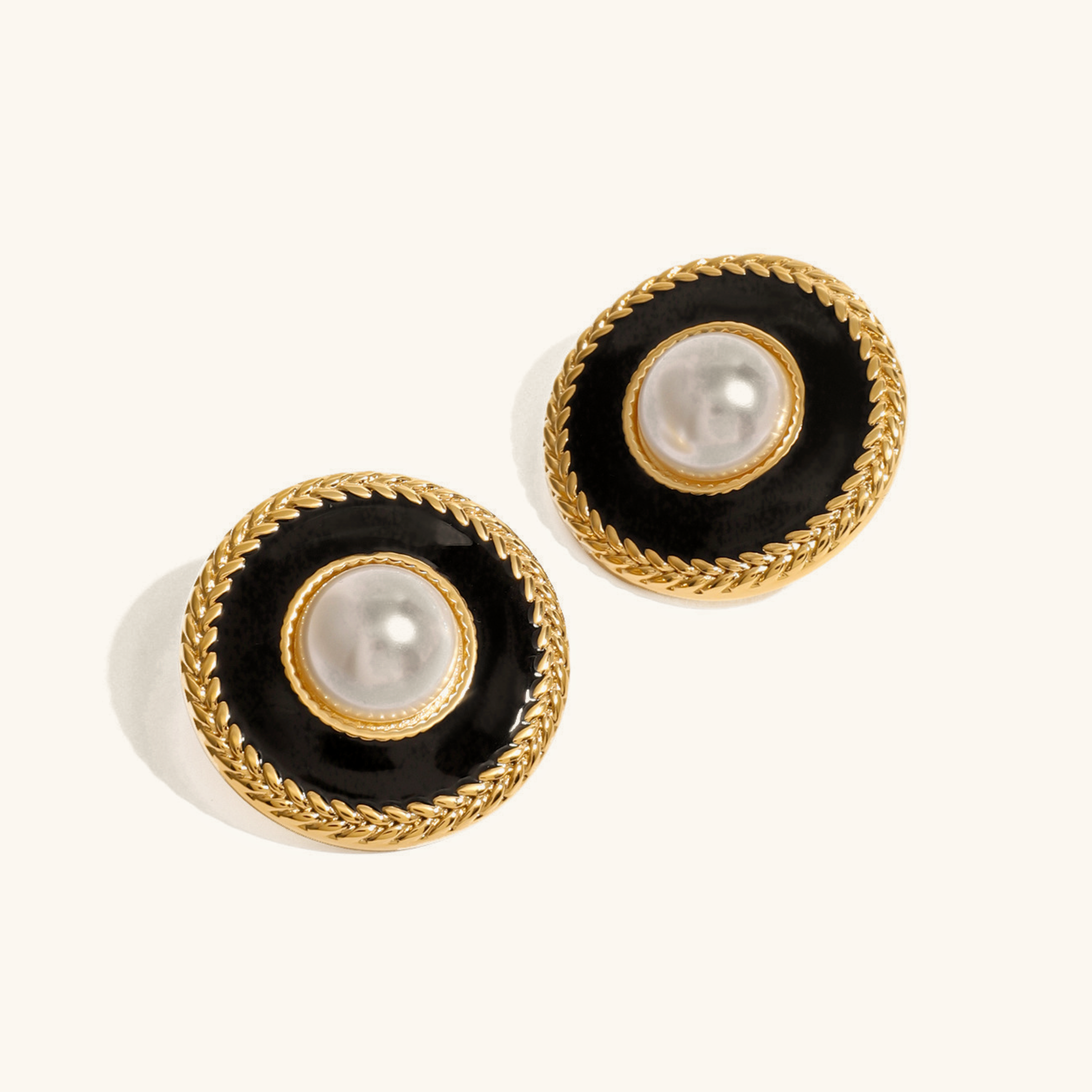 Haven Pearl Earrings Image