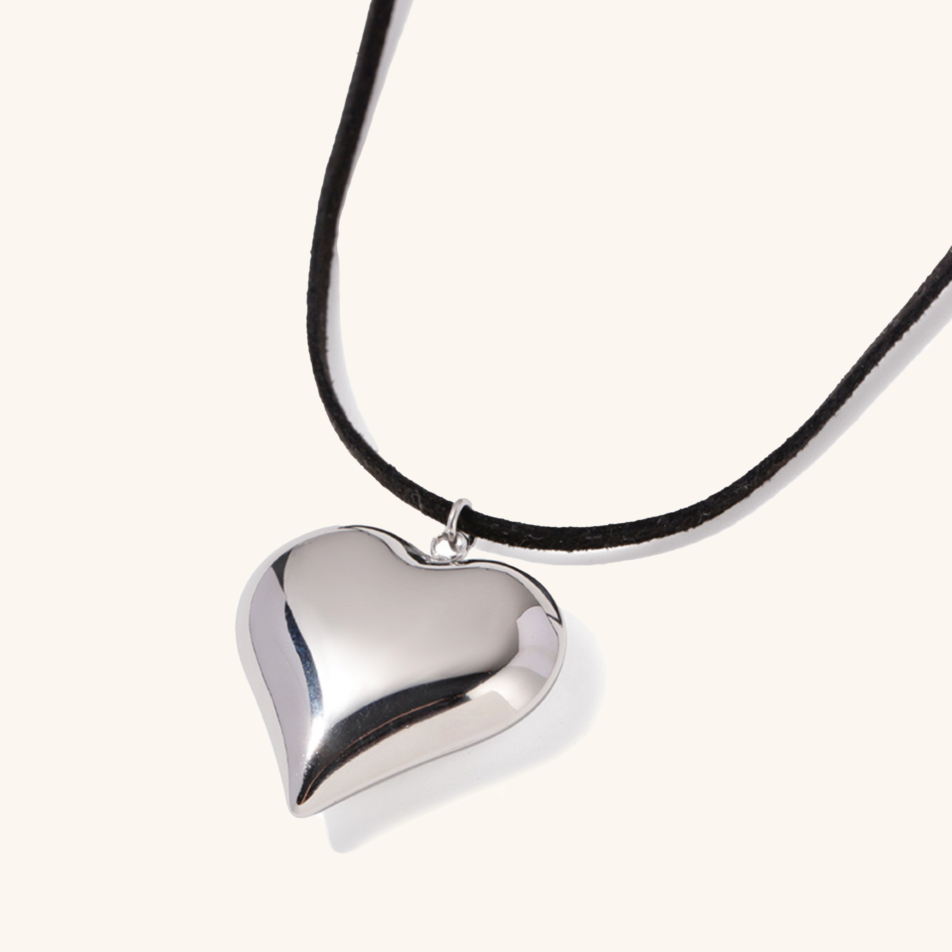 Lavine Heart Necklace Image