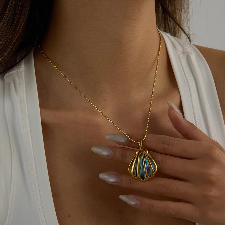 Nixie Gold Seashell Pendant