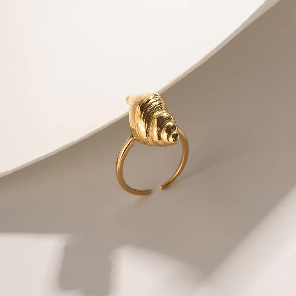 Quinnlyn Golden Seashell Ring Image