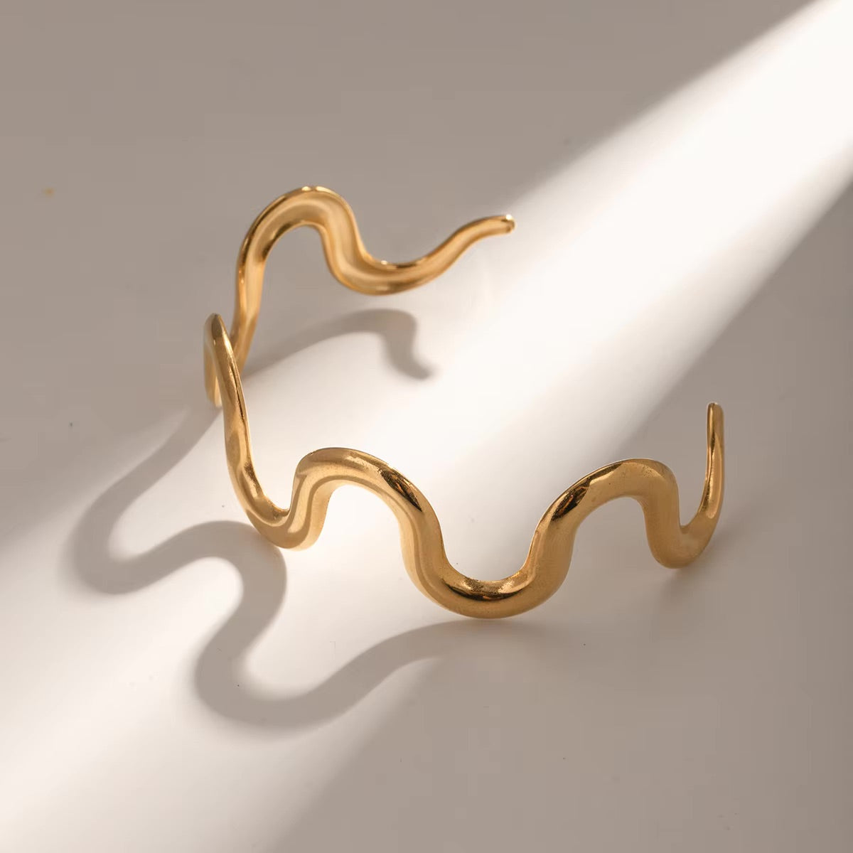 Senna Twisted Gold Bangle Image