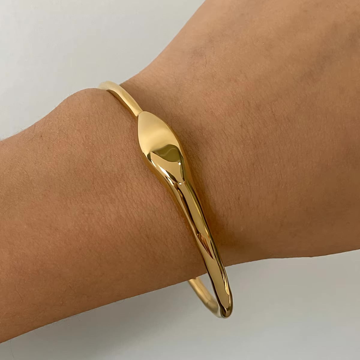 Vinny Gold Bangle Image