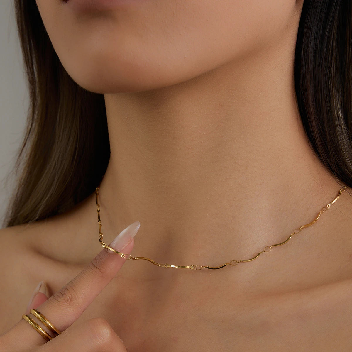 Amy Linked Chain Gold Necklace Image