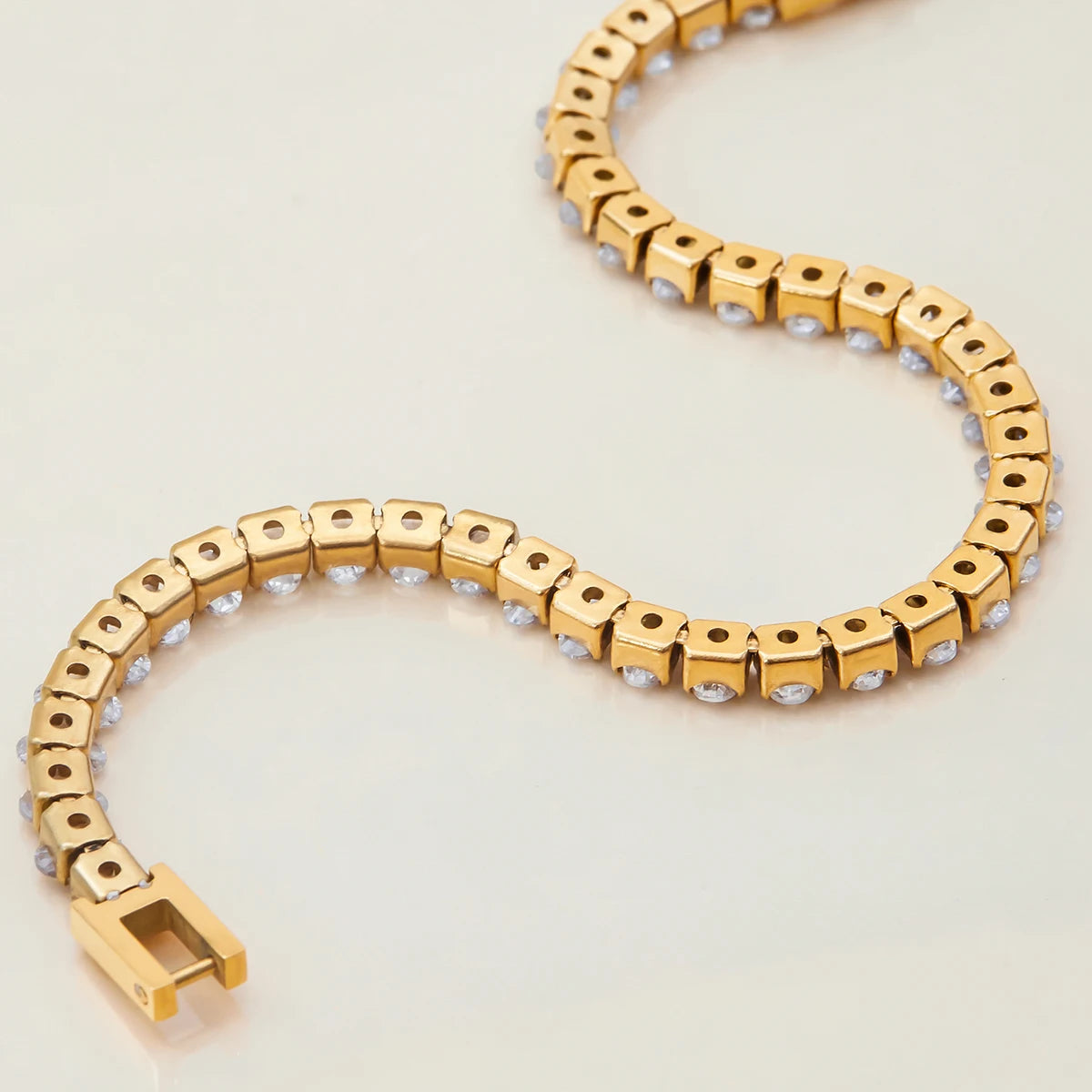 Avaria Oval Cut Tennis Bracelet Image