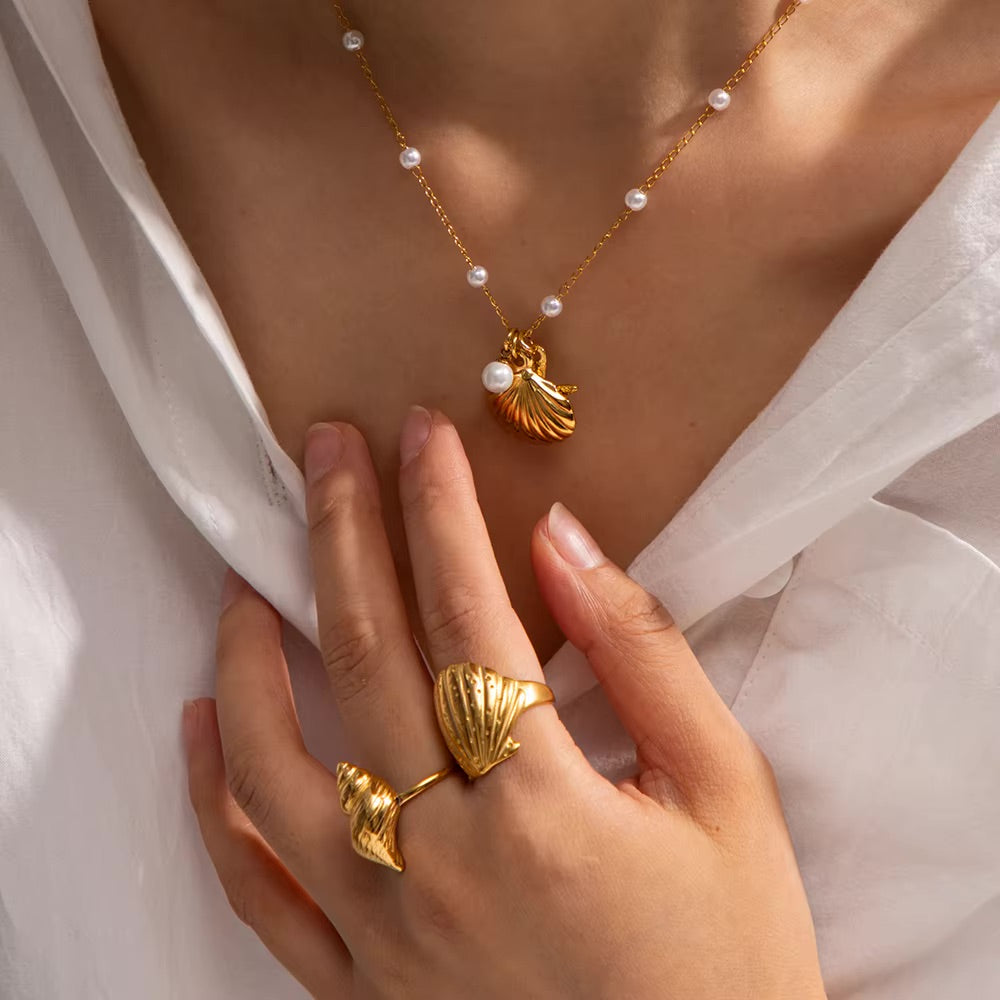 Aloha Gold Seashell Ring Image