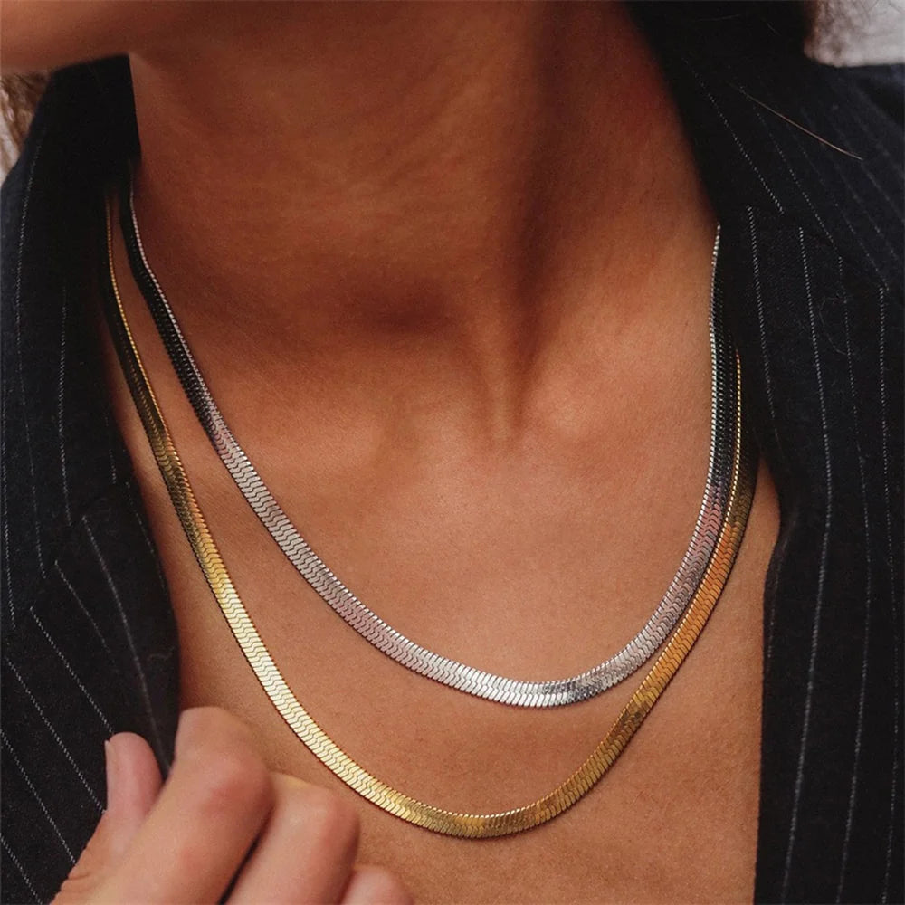 Elizabeth Gold Herringbone Necklace Image