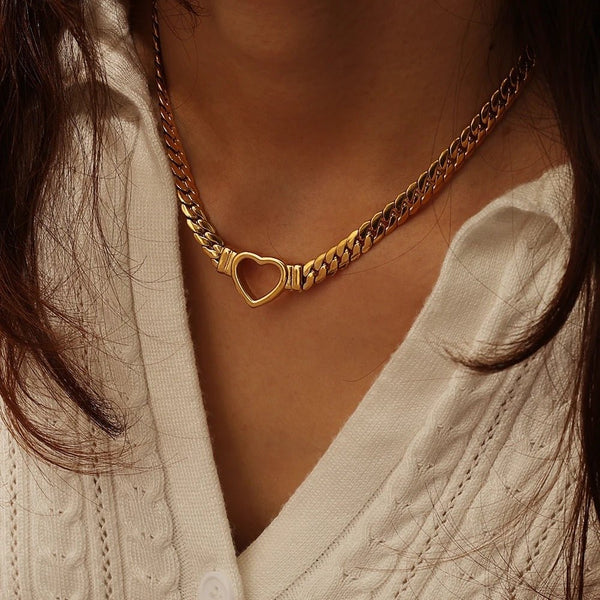 Vali Heart Choker Image